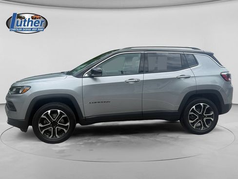 Used 2022 Jeep Compass Limited AWD/4WD image 2