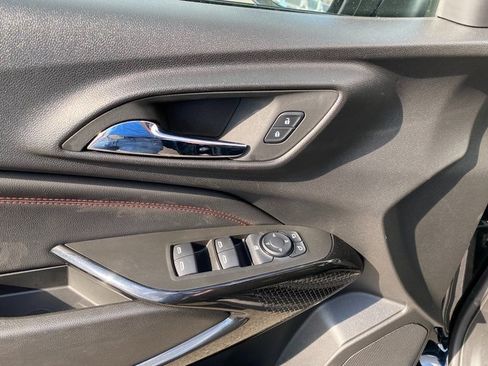 Used 2024 Chevrolet Trax RS w/ Sunroof Package image 19