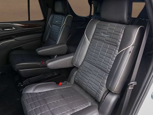 Used 2022 Cadillac Escalade Sport Platinum AWD/4WD image 26