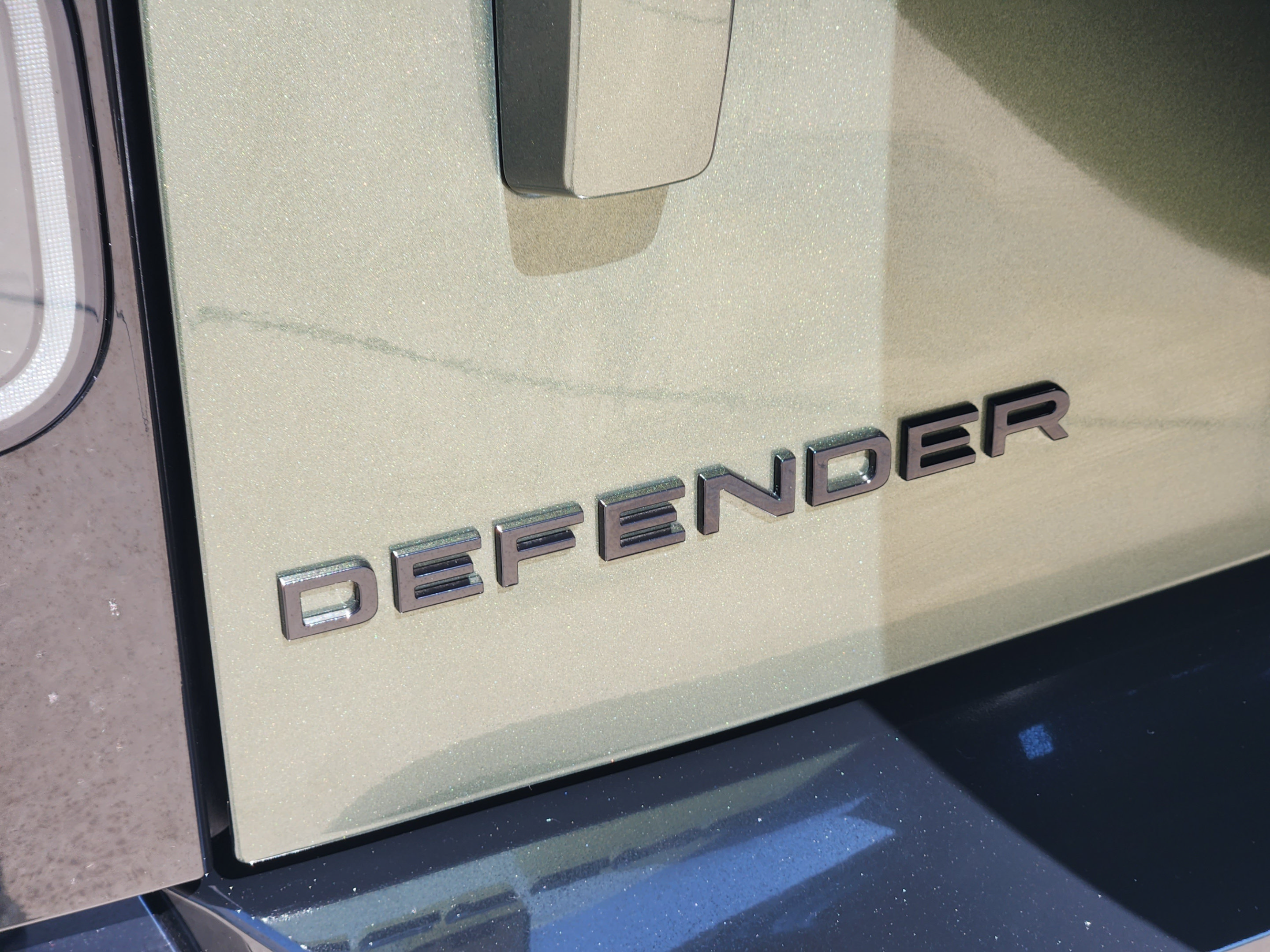 New 2026 Land Rover Defender 110 X-Dynamic SE AWD/4WD image 31