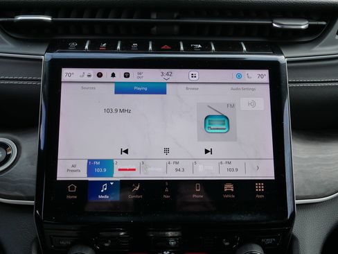 Used 2022 Jeep Grand Cherokee L Limited image 22