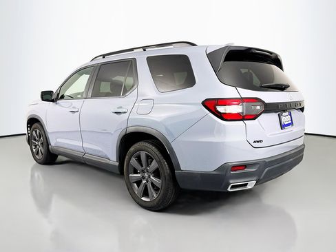 Certified 2023 Honda Pilot Sport image 7