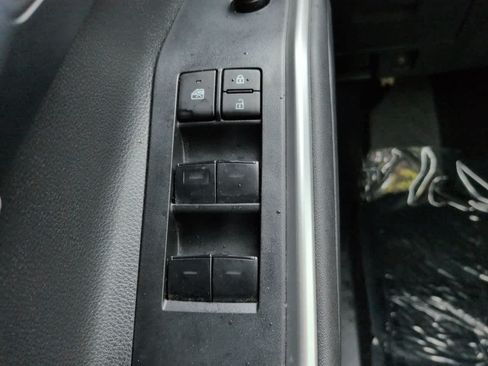 Certified 2024 Toyota Highlander LE FWD image 22