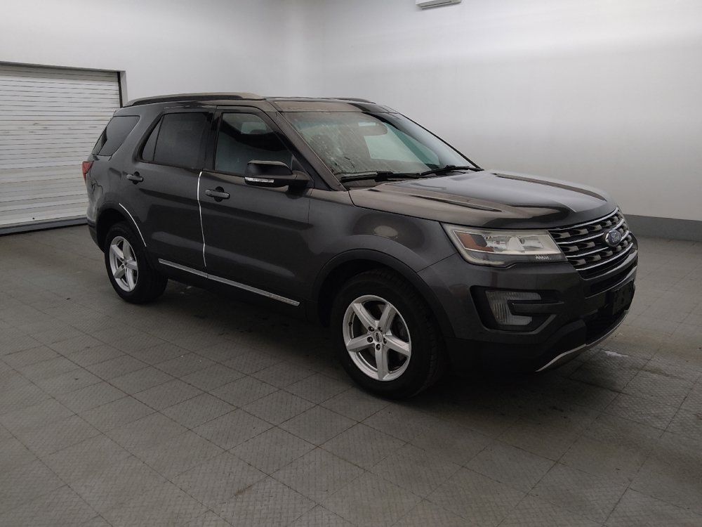 Used 2016 Ford Explorer XLT w/ Equipment Group 202A AWD/4WD image 11