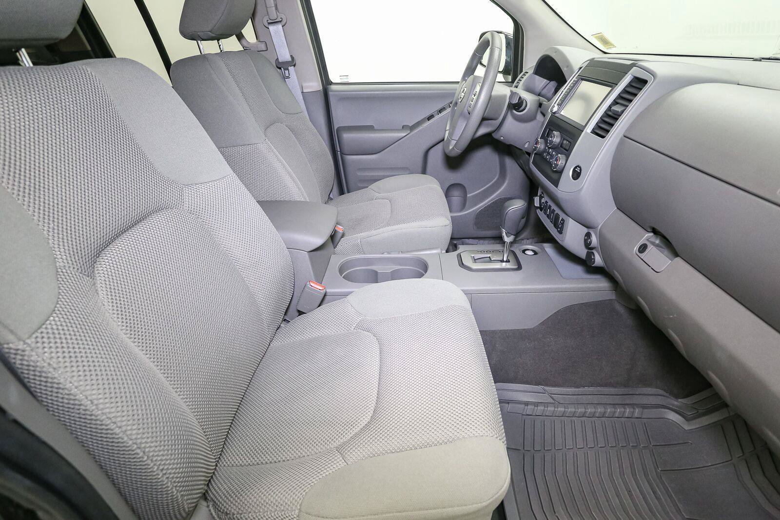 Used 2021 Nissan Frontier SV w/ Midnight Edition Floor Mats AWD/4WD image 18