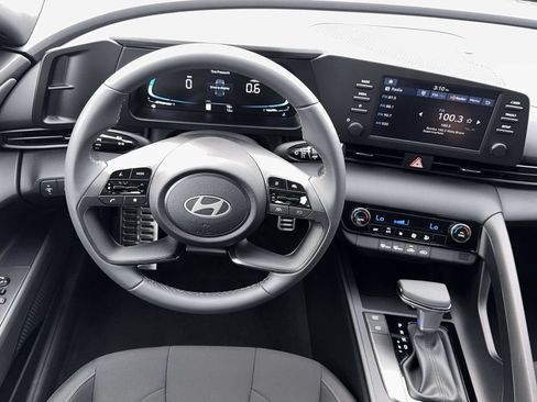 New 2026 Hyundai Elantra SEL Sport FWD image 17