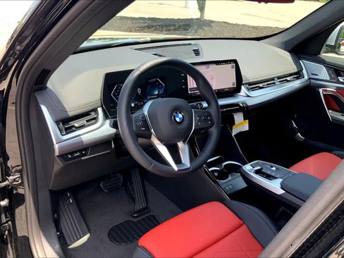 Used 2024 BMW X1 xDrive28i w/ Convenience Package image 9