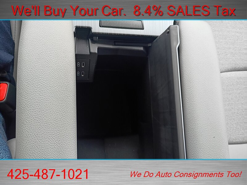 Used 2025 Toyota Sienna LE FWD image 42