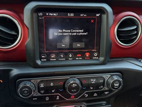 Used 2021 Jeep Gladiator Rubicon image 6