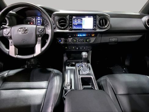 Used 2021 Toyota Tacoma TRD Off-Road w/ TRD Premium Off Road Package AWD/4WD image 16
