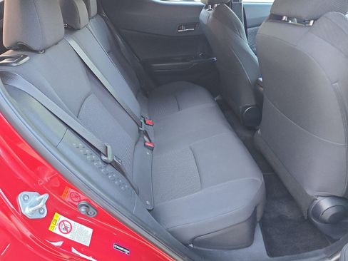 Used 2018 Toyota C-HR XLE image 20