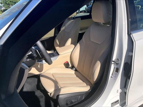 Used 2025 BMW 330i Sedan w/ M Sport Package RWD image 27