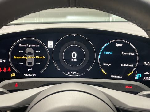 Used 2021 Porsche Taycan Turbo image 21