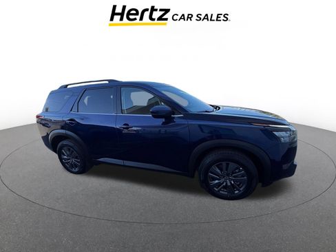 Used 2025 Nissan Pathfinder SV image 1