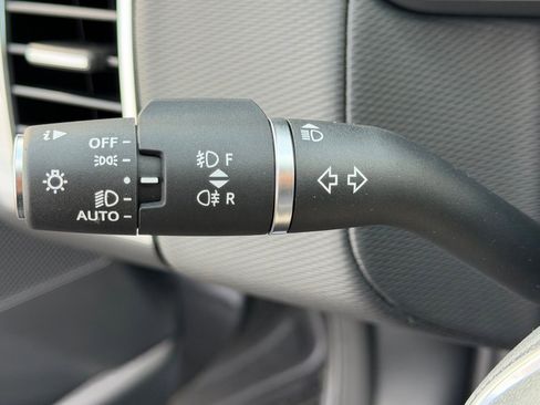 New 2026 Land Rover Discovery Dynamic SE image 13