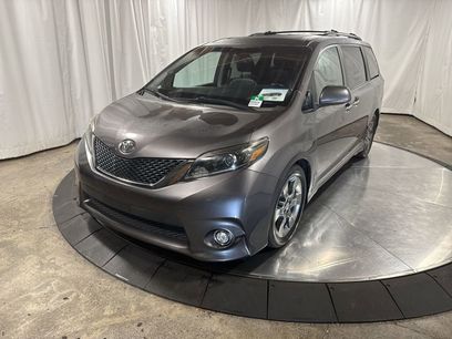 Used 2016 Toyota Sienna SE Premium