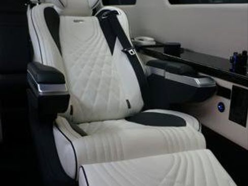 Used 2015 Mercedes-Benz Sprinter 2500 image 10