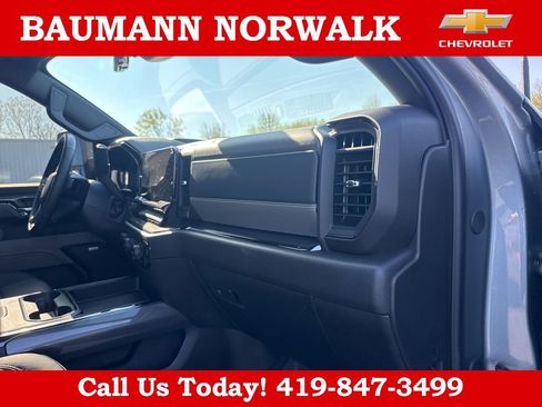 Used 2025 Chevrolet Silverado 2500 ZR2 w/ Technology Package AWD/4WD image 26