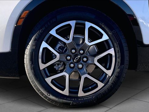 Used 2025 Chevrolet Blazer RS w/ Driver Confidence II Package image 9