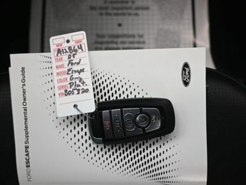 Used 2025 Ford Escape Platinum image 11
