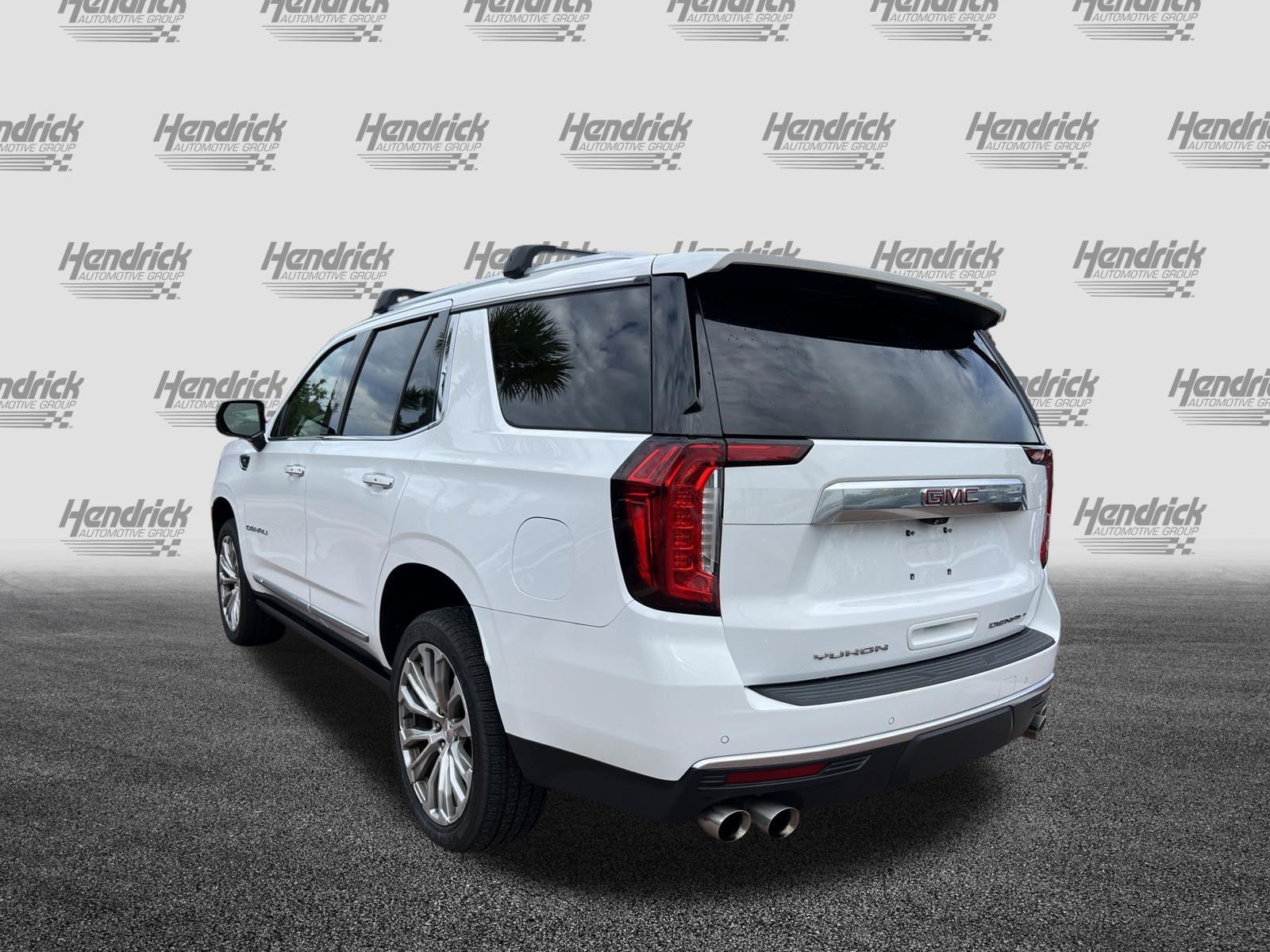 Used 2021 GMC Yukon Denali w/ Denali Premium Package AWD/4WD image 8