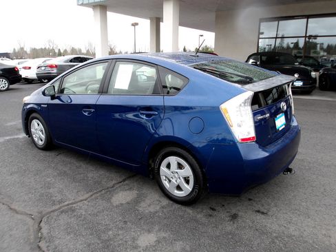 Used 2010 Toyota Prius Four image 3