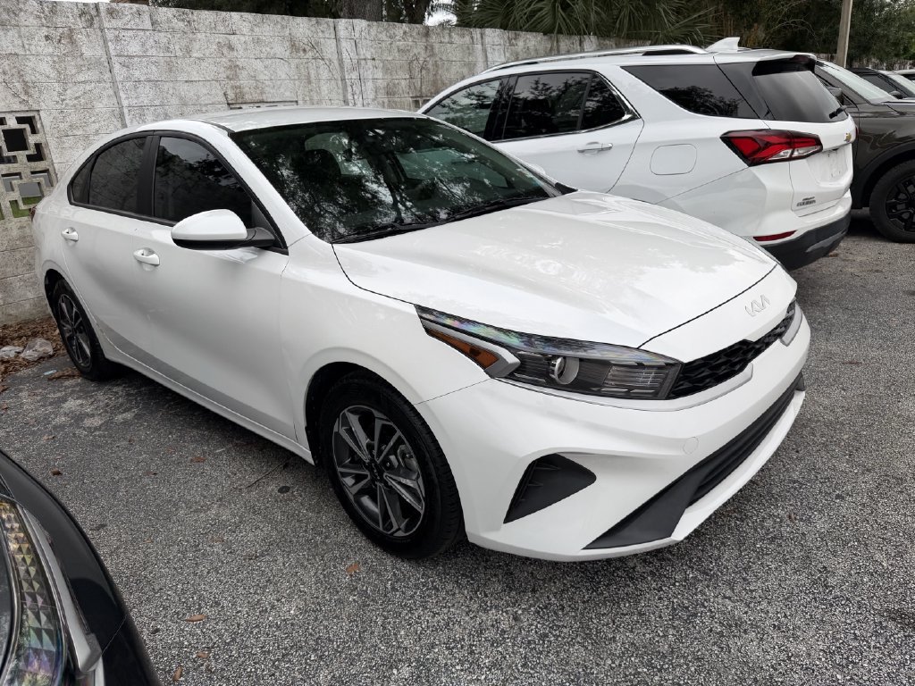 Certified 2024 Kia Forte LXS FWD image 1