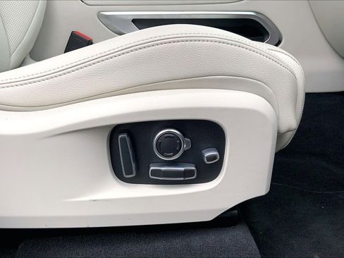 Used 2022 Jaguar F-PACE S image 35