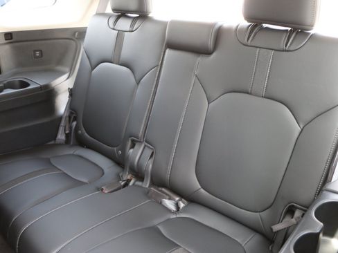 Used 2025 Honda Pilot EX-L image 34