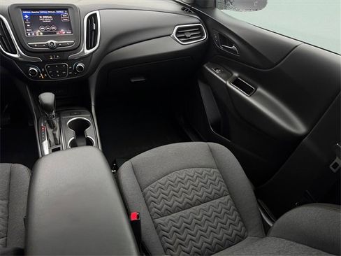 Used 2022 Chevrolet Equinox LT w/ Driver Convenience Package image 10