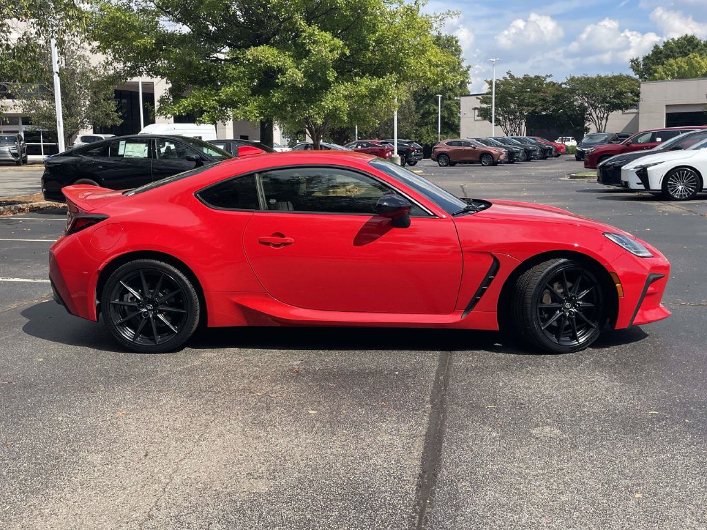 Used 2023 Toyota GR86 Premium w/ ALL Weather Mat Package (TMS) RWD image 2