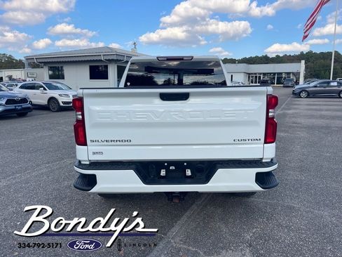 Used 2022 Chevrolet Silverado 1500 Custom w/ Safety Confidence Package image 17