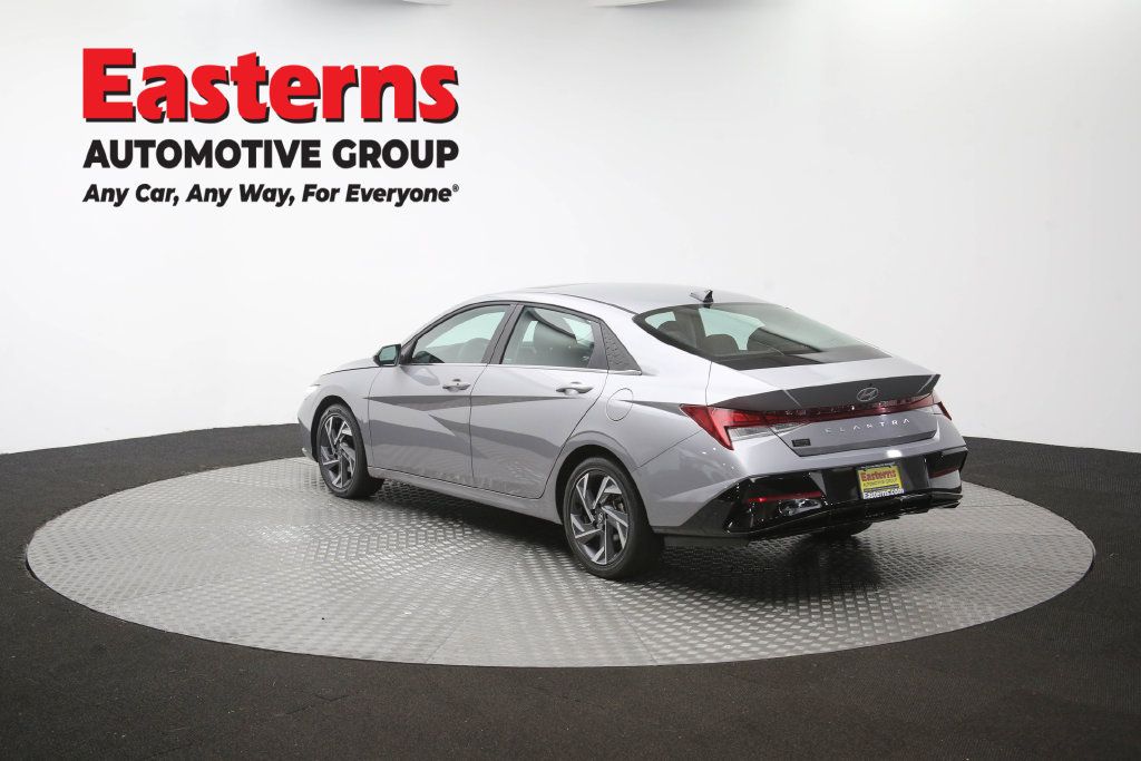 Used 2025 Hyundai Elantra SEL FWD image 69