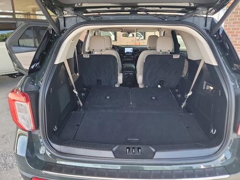 Used 2023 Ford Explorer Limited w/ Equipment Group 301A AWD/4WD image 22