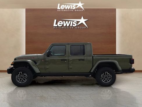 Used 2025 Jeep Gladiator Mojave AWD/4WD image 3