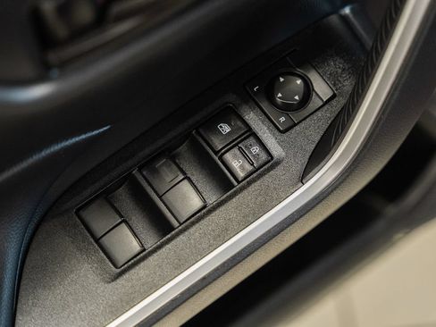 Certified 2025 Toyota RAV4 LE AWD/4WD image 33
