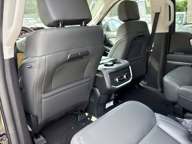 New 2026 Ford Expedition Active RWD image 17