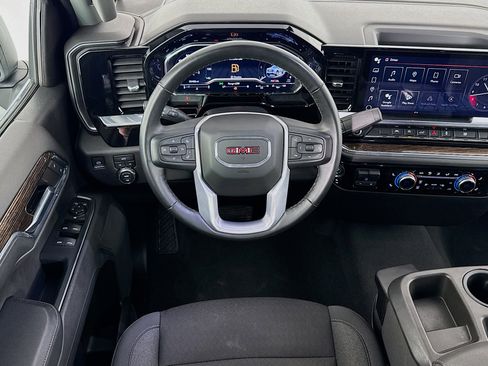 Used 2023 GMC Sierra 1500 SLE image 16