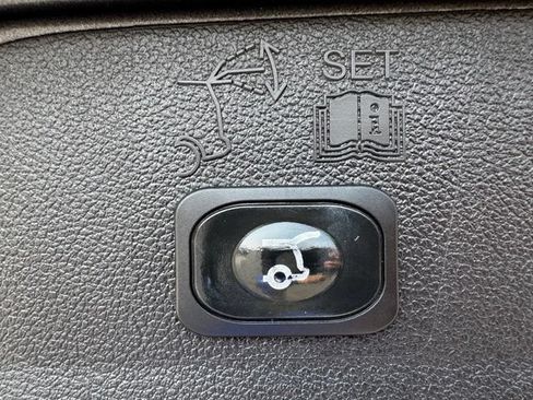 Used 2019 Ford Escape SEL AWD/4WD image 10