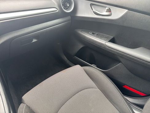 Used 2023 Kia Forte LXS FWD image 17