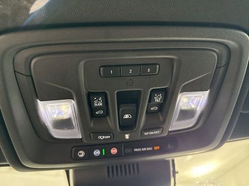 Used 2023 Chevrolet Silverado 1500 ZR2 image 24