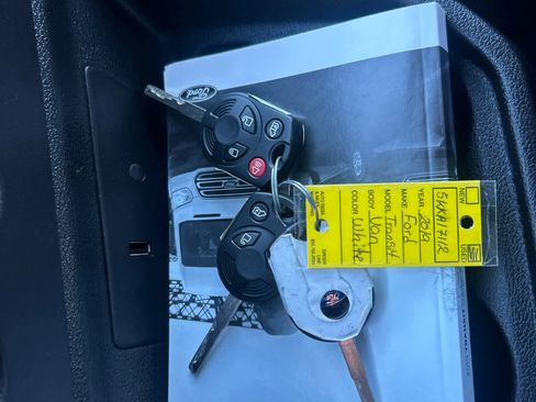 Used 2019 Ford Transit 150 XLT image 27