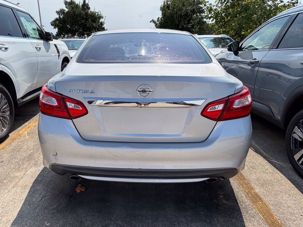 Used 2016 Nissan Altima 2.5 S w/ Power Driver Seat Package FWD image 3