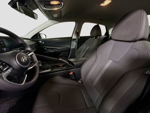 Used 2024 Hyundai Elantra SE image 21