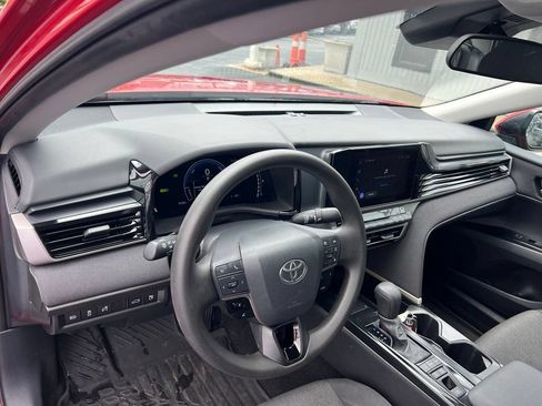 Used 2025 Toyota Camry LE FWD image 10