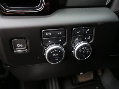 Used 2022 GMC Sierra 1500 AT4 w/ AT4 Preferred Package AWD/4WD image 22