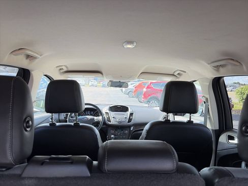 Used 2017 Ford Escape SE w/ SE Sport Appearance Package FWD image 10