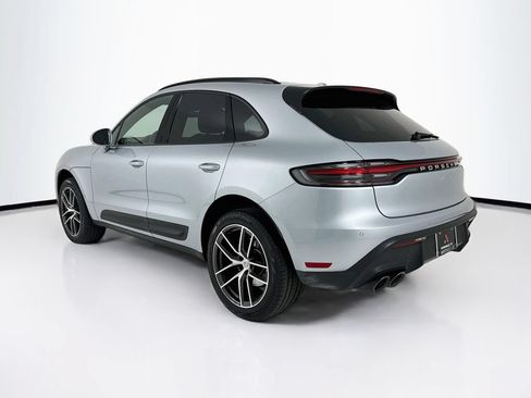 Certified 2025 Porsche Macan AWD/4WD image 3