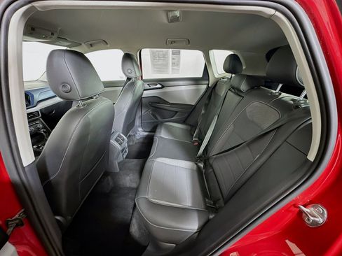 Used 2022 Volkswagen Taos SE image 26