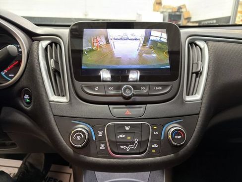 Certified 2019 Chevrolet Malibu LS FWD image 17